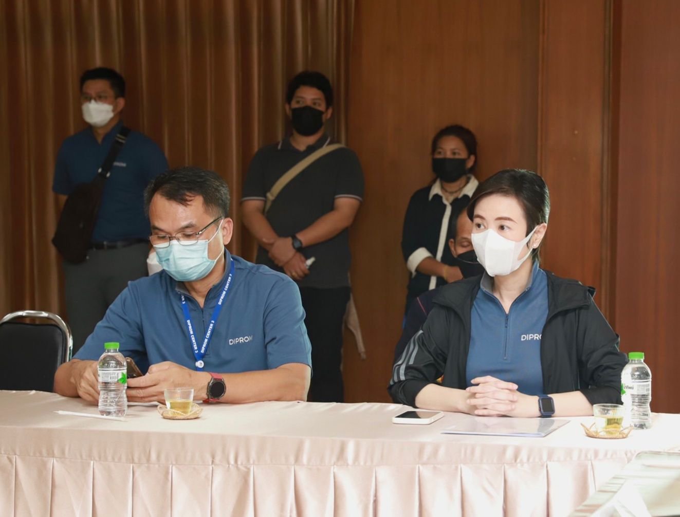 “อธิบดีณัฐพล” นำคณะสื่อมวลชน ลงพื้นที่เยี่ยมชมต้นแบบชุมชนสร้างสรรค์แบรนด์จากอัตลักษณ์พื้นถิ่น พร้อมเยี่ยมชมการสาธิตโดรนเพื่อการเกษตรอุตสาหกรรม 