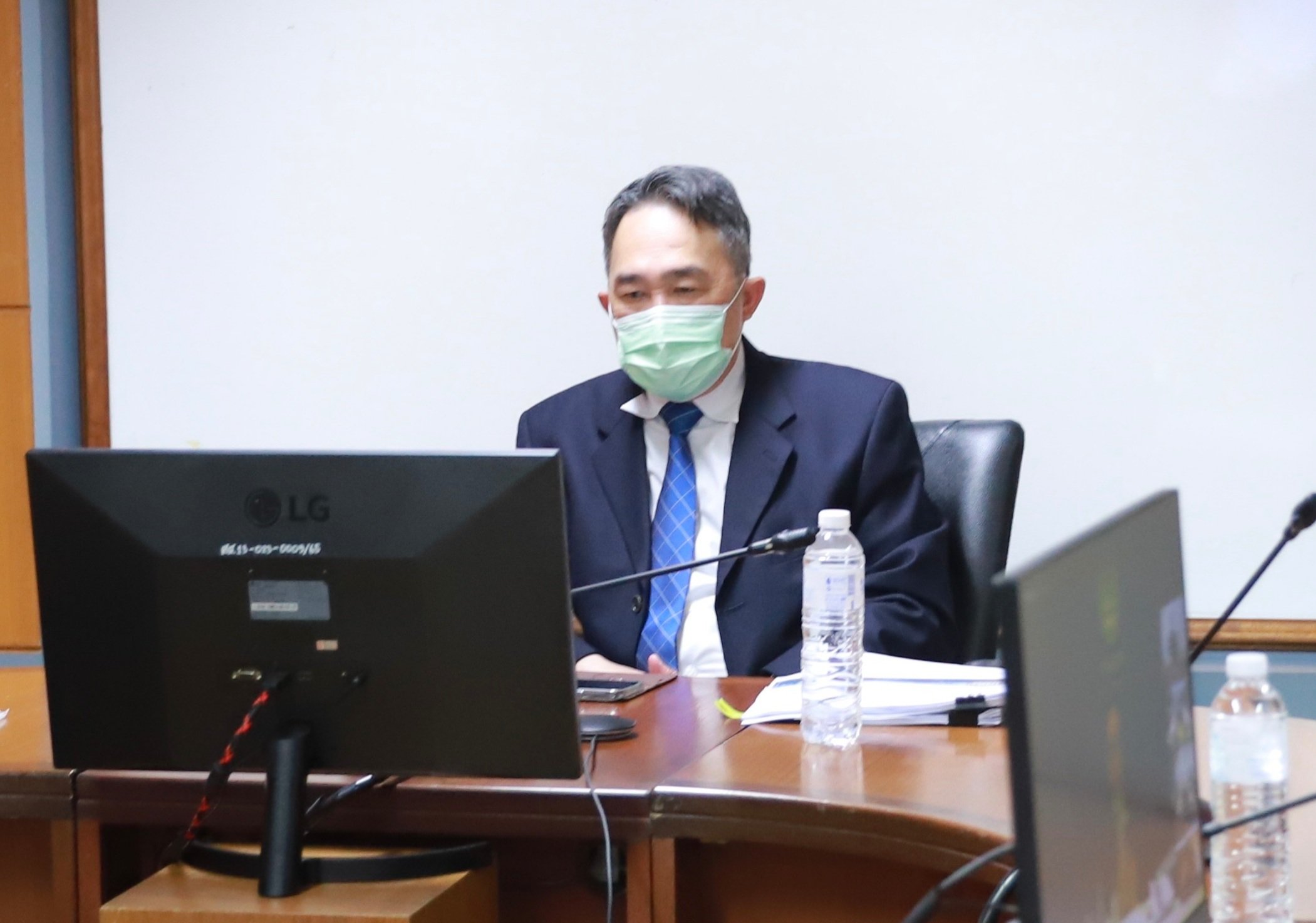 "รปอ.จุลพงษ์ พร้อมด้วย รสอ.ณัฏฐิญา" รับนโยบายพลเอก ประยุทธ์ จันทร์โอชา นายกรัฐมนตรี ในการประชุมคณะกรรมการประสานงานและสนับสนุนงานโครงการหลวง (กปส.) ช่วยผลักดันโครงการที่ดีพร้อมเสนอเรื่องการพัฒนาและส่งเสริมอาชีพนอกภาคเกษตร และการพัฒนาระบบการจัดการหลังการเก็