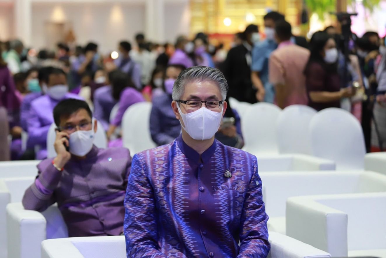 มท.1 เปิดบูธแรก “ชุมชน DIPROM “ พันธมิตรจัดงาน OTOP MIDYEAR 2022 ชมอธิบดีณัฐพล เปลี่ยนวิถีใหม่ ปรุง 7 วิธี ปั้นชุมชนดีพร้อม ร่วมซักซ้อมฝึกอาชีพระยะสั้น คัดสรรสุดยอดผลิตภัณฑ์ชุมชน เร่งเครื่องยนต์ฐานราก กระตุ้นตลาดกลางปี