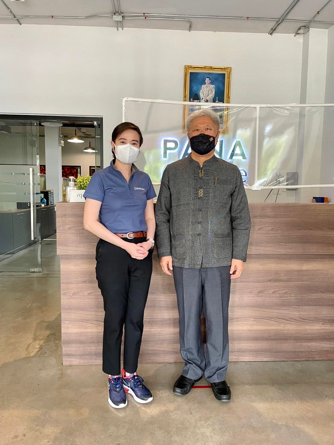 รสอ.ณัฏฐิญาฯ นำทีมคณะที่ปรึกษาผู้ทรงคุณวุฒิภาคราชการ พาชม Big Brother ดีพร้อม The Coffeenery ศูนย์เรียนรู้กาแฟพานาคอฟฟี่ 