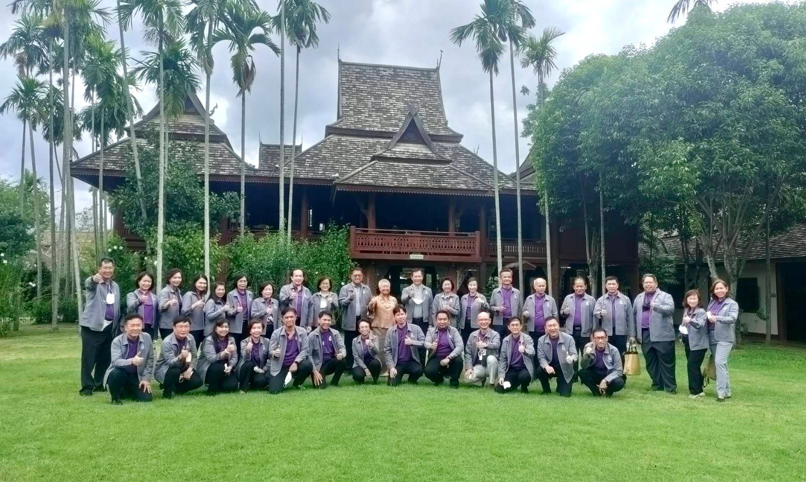 รสอ.ณัฏฐิญาฯ และคณะที่ปรึกษาผู้ทรงคุณวุฒิภาคราชการ ร่วมเยี่ยมชม ChiangMai Celadon เครื่องเคลือบศิลาดลเชียงใหม่
