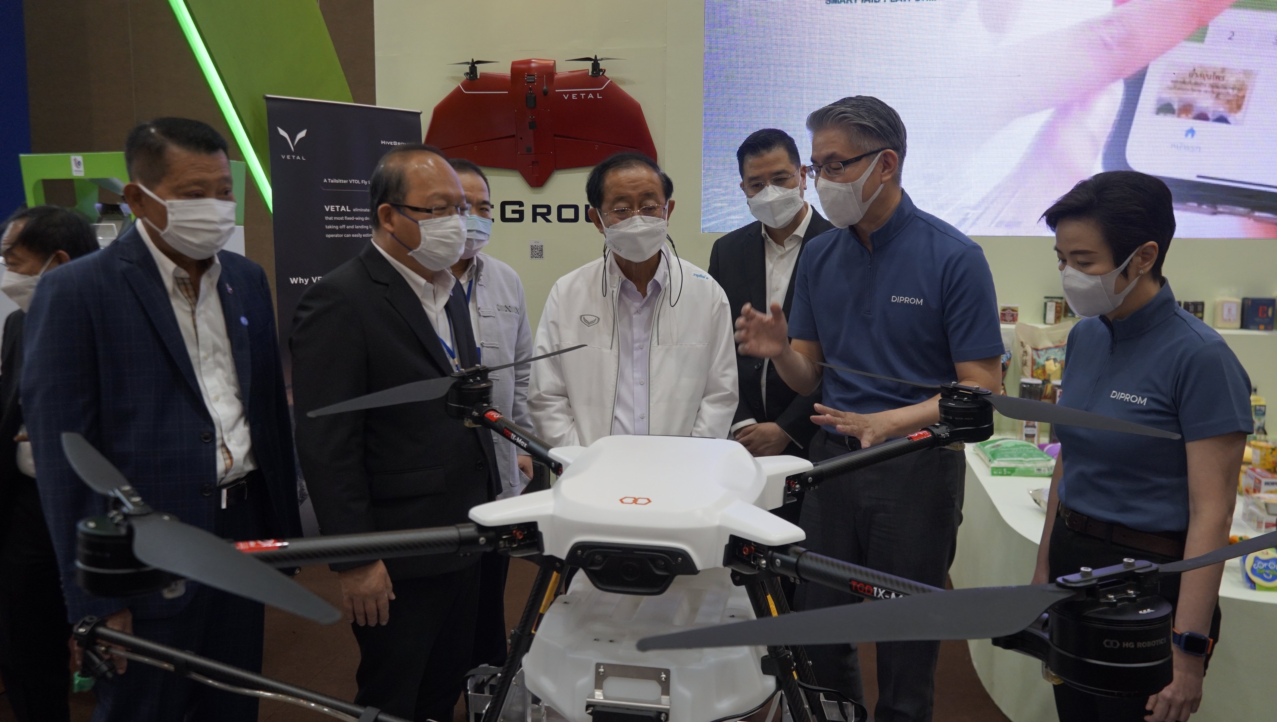 “อธิบดีณัฐพล” นำคณะ รมว. คลัง เยี่ยมชมบูธดีพร้อม ภายในงาน "FTI EXPO 2022"