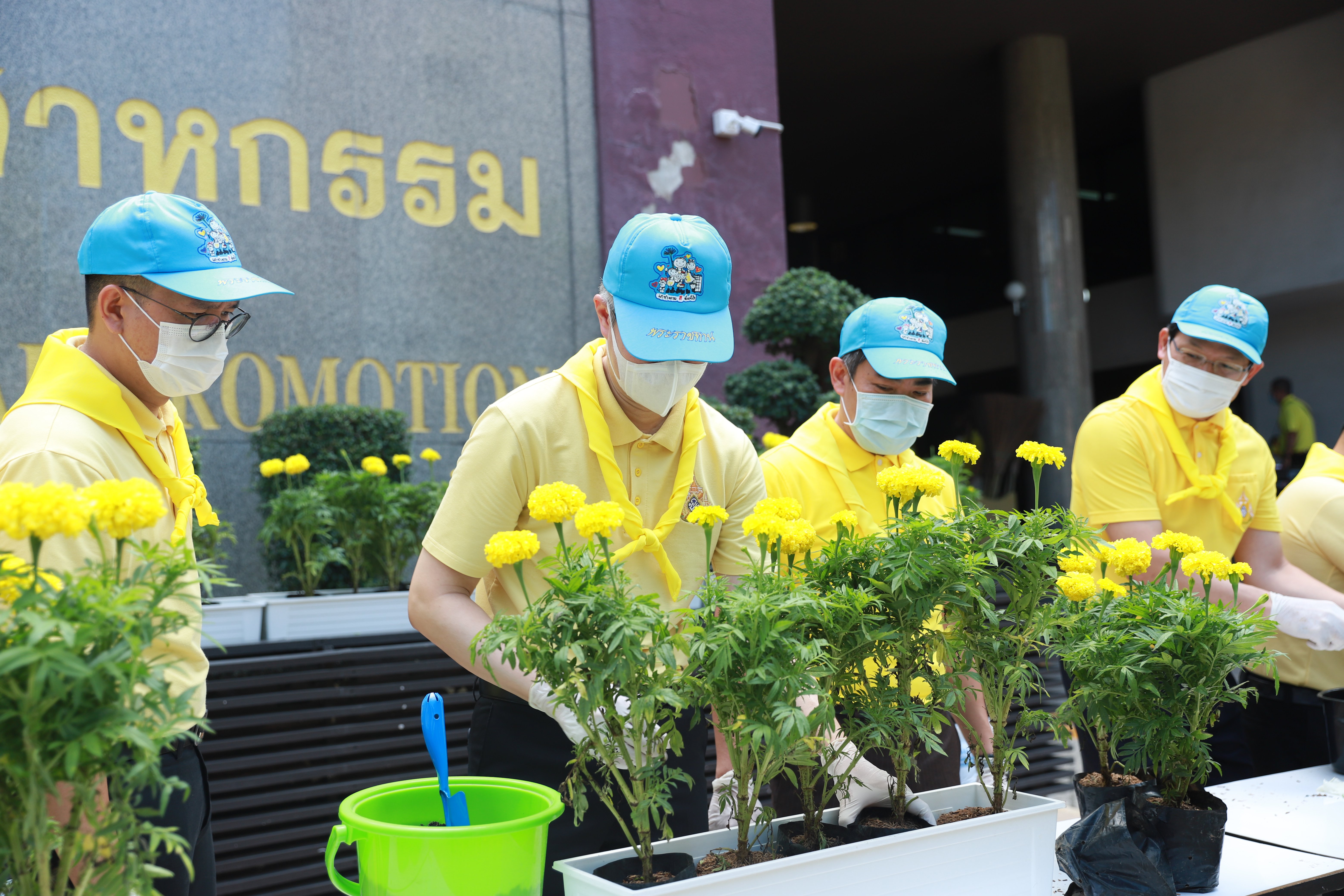 “อธิบดีณัฐพล” นำทีมดีพร้อมทั่วประเทศ! ทำกิจกรรมจิตอาสาทำความดีเพื่อสังคม ถวายเป็นพระราชกุศล เนื่องในโอกาสวันเฉลิมพระชนมพรรษา พระบาทสมเด็จพระเจ้าอยู่หัวฯ 