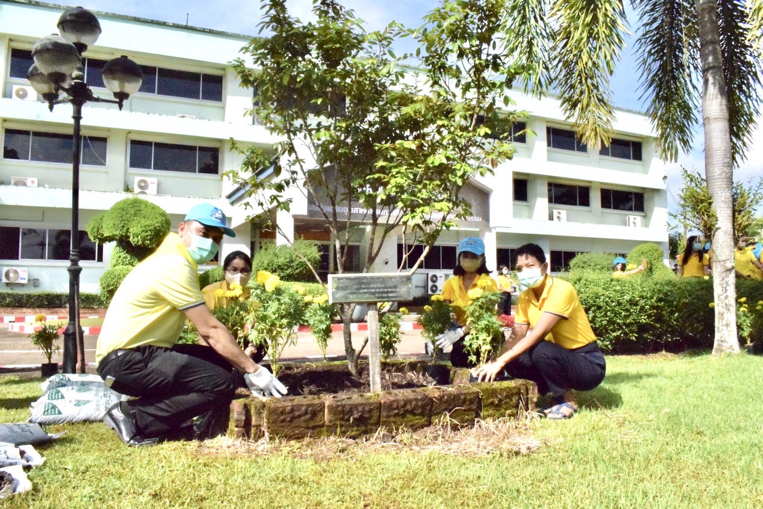 “อธิบดีณัฐพล” นำทีมดีพร้อมทั่วประเทศ! ทำกิจกรรมจิตอาสาทำความดีเพื่อสังคม ถวายเป็นพระราชกุศล เนื่องในโอกาสวันเฉลิมพระชนมพรรษา พระบาทสมเด็จพระเจ้าอยู่หัวฯ 