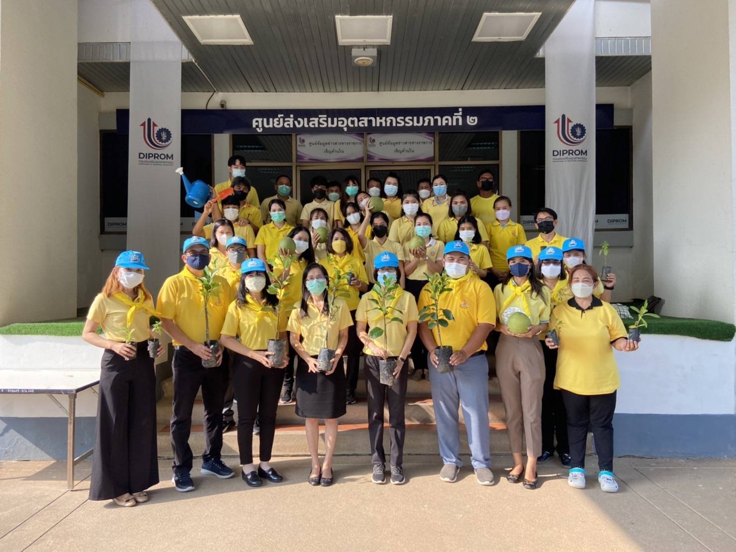 “อธิบดีณัฐพล” นำทีมดีพร้อมทั่วประเทศ! ทำกิจกรรมจิตอาสาทำความดีเพื่อสังคม ถวายเป็นพระราชกุศล เนื่องในโอกาสวันเฉลิมพระชนมพรรษา พระบาทสมเด็จพระเจ้าอยู่หัวฯ 