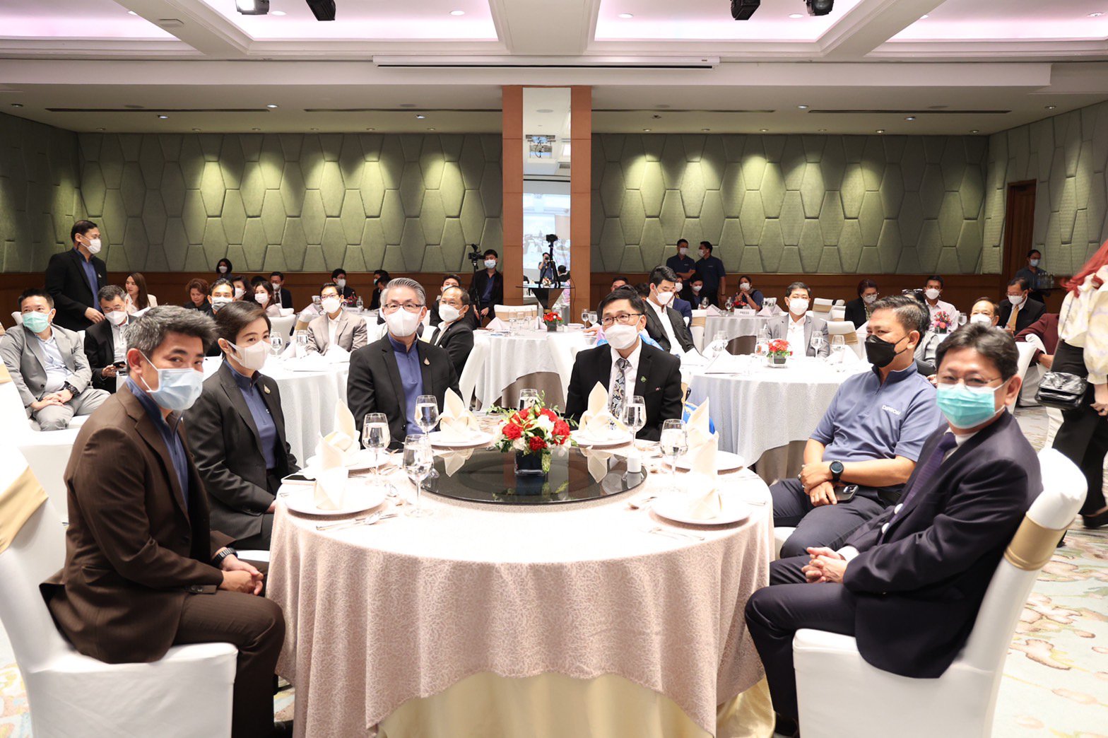 “อธิบดีณัฐพล” แนะ SMEs ไทย ก้าวสู่อนาคตของภาคอุตสาหกรรมไทยในยุค Next Normal