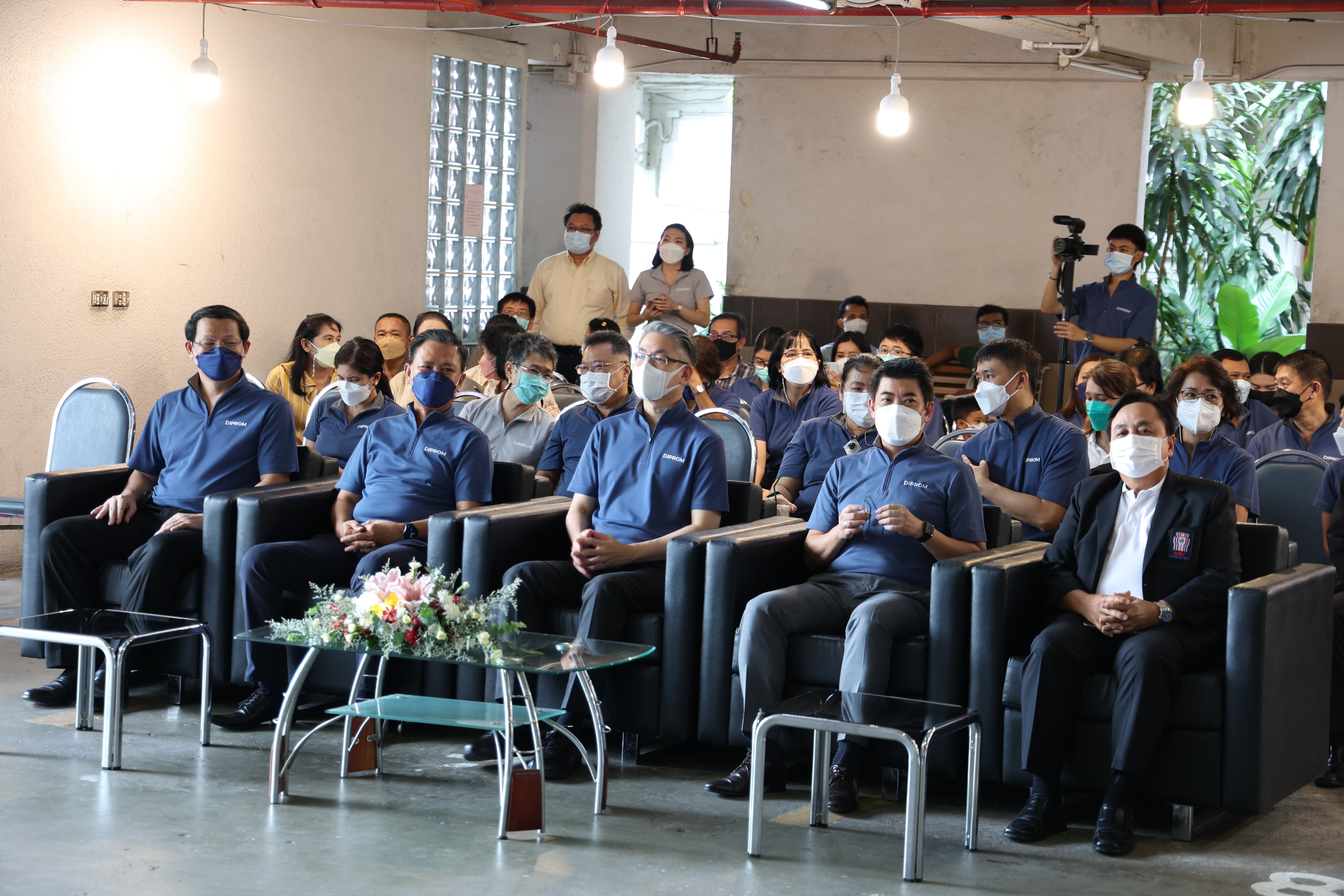 “อธิบดีณัฐพล” เปิดมหกรรม “ดีพร้อมแฟร์ 2022 - ชิม ช้อป แชร์ CARE ผู้บริโภค” หวังช่วย ผปก. เพิ่มช่องทางจำหน่าย-จับคู่ธุรกิจ คาดเงินสะพัดภายในงานกว่า 2 ลบ.