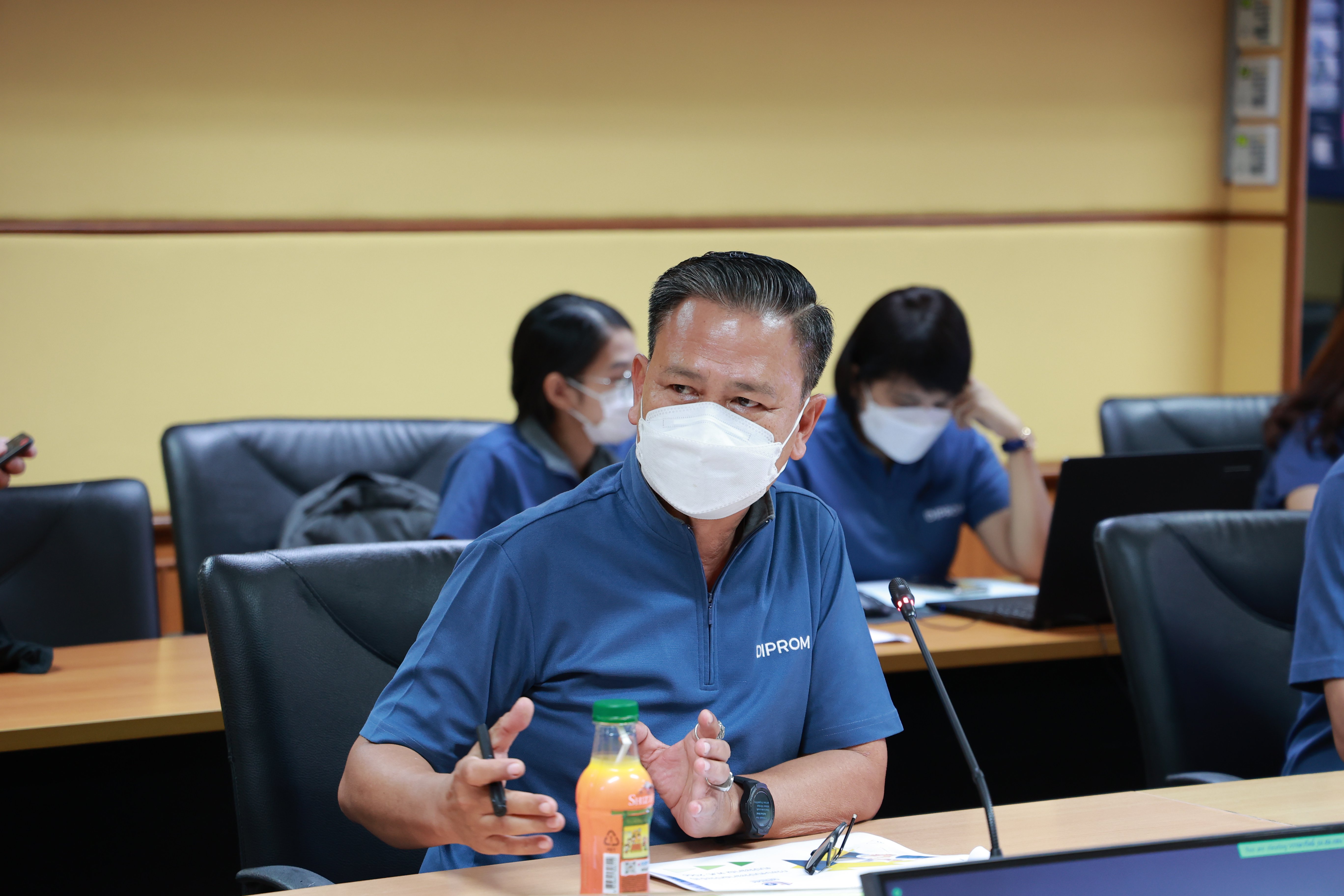 ประชุมเหล่าขุนพล "ดีพร้อม" เร่งการทำงานไตรมาส 4 พร้อมเดินหน้า "คนชุมชนดีพร้อม" และเตรียมเผยแพคเกจสินเชื่อรูปแบบใหม่ ดีเดย์ ปี 66