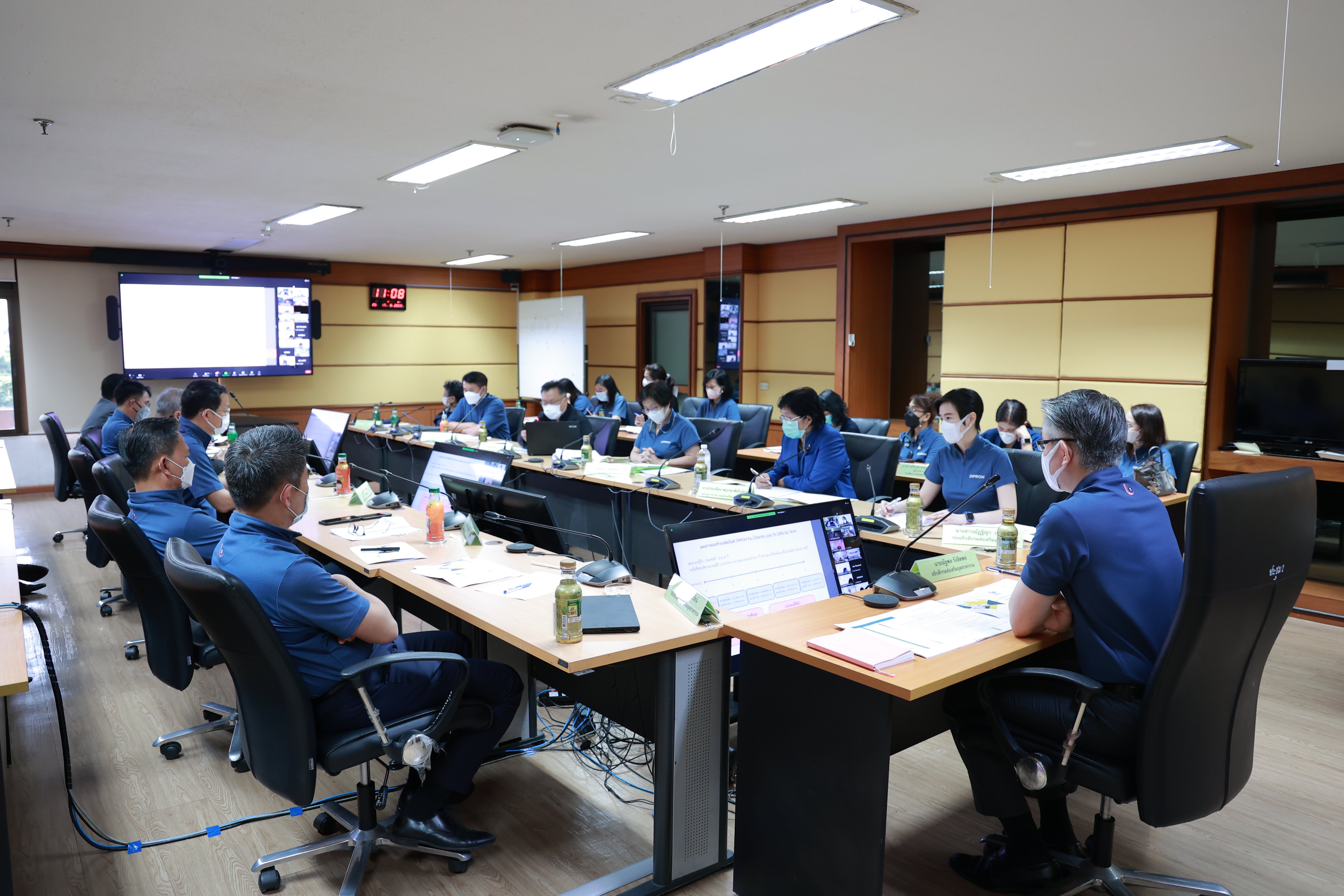 ประชุมเหล่าขุนพล "ดีพร้อม" เร่งการทำงานไตรมาส 4 พร้อมเดินหน้า "คนชุมชนดีพร้อม" และเตรียมเผยแพคเกจสินเชื่อรูปแบบใหม่ ดีเดย์ ปี 66