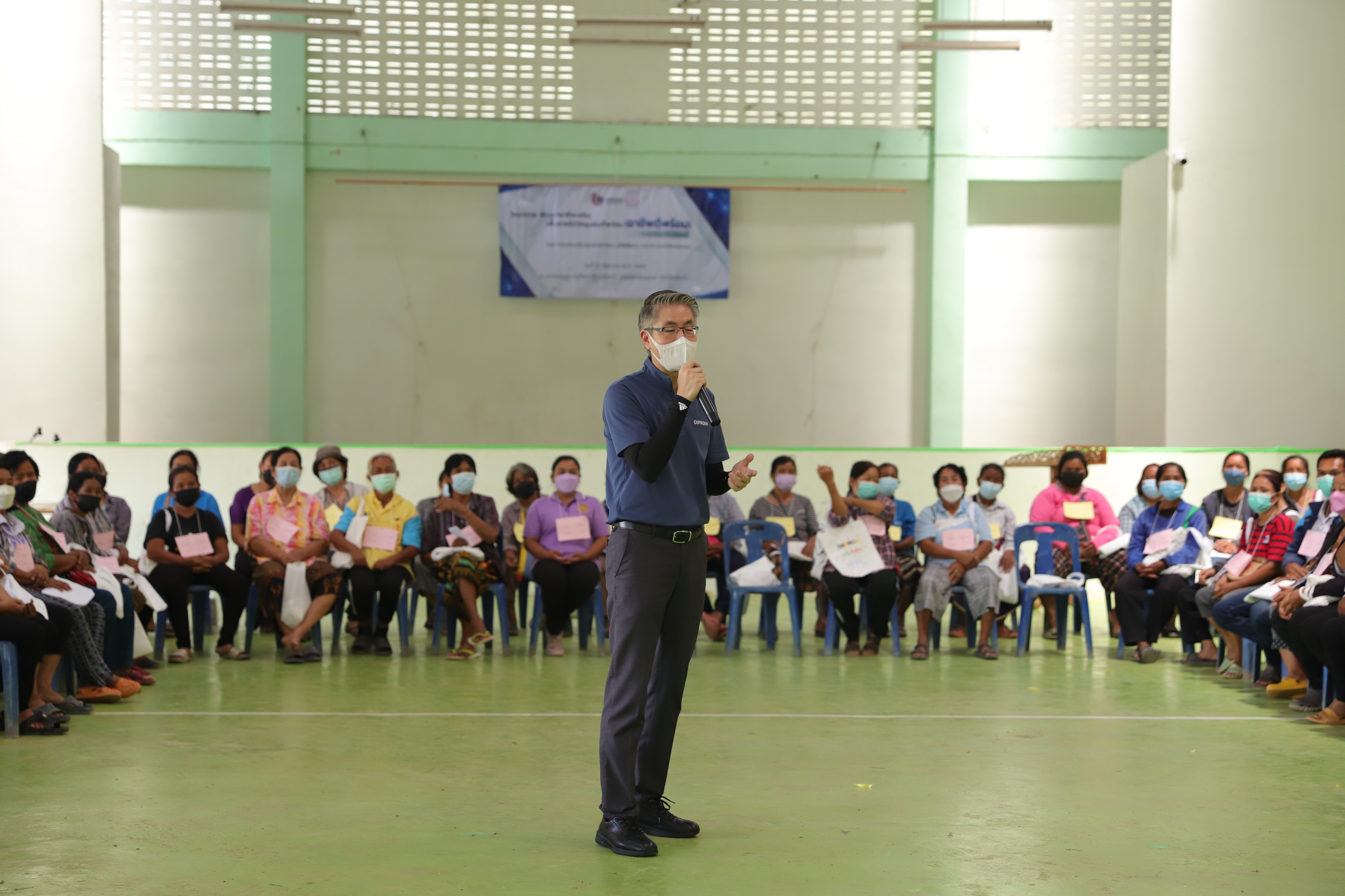 “ดีพร้อม” ลงพื้นที่ช่วยประชาชน เสริมทักษะ สร้างอาชีพดีพร้อม 82 จุดทั่วประเทศ 