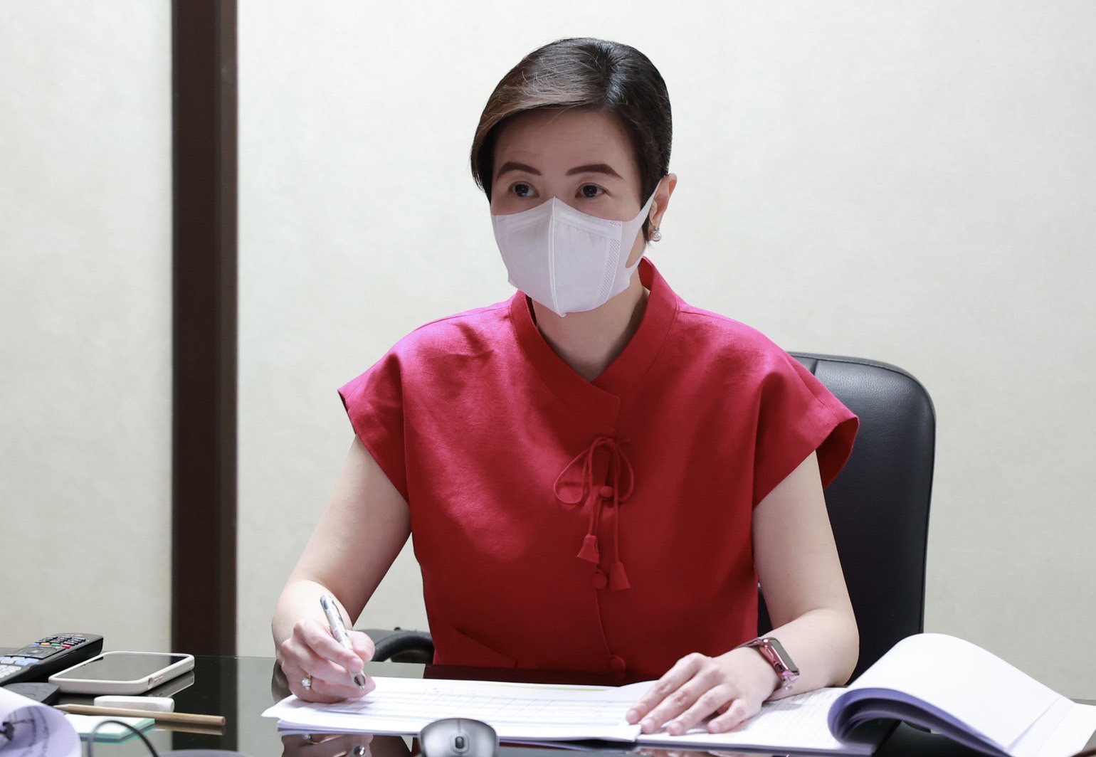"รสอ.ณัฏฐิญา" นำทีมดีพร้อม ประชุมคณะอนุกรรมการพิจารณาร่างตัวชี้วัดการประเมินผลการดำเนินงานเงินทุนหมุนเวียนเพื่อการส่งเสริมอาชีพอุตสาหกรรมในครอบครัวและหัตถกรรมไทย