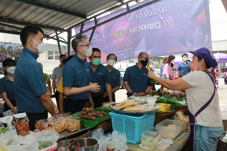 “อธิบดีณัฐพล” DIPROM Street Food & Street Fair พร้อมติดอาวุธ 3D ผปก. ยกระดับสู่ผู้ประกอบการที่ดีพร้อม