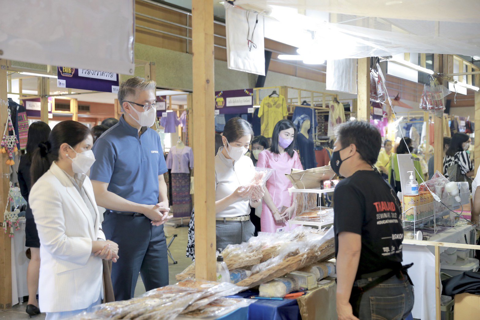 'อธิบดีณัฐพล' เยี่ยมชมบูธผู้ประกอบการเกษตรอุตสาหกรรม ในงาน “DIPROM FAIR” 