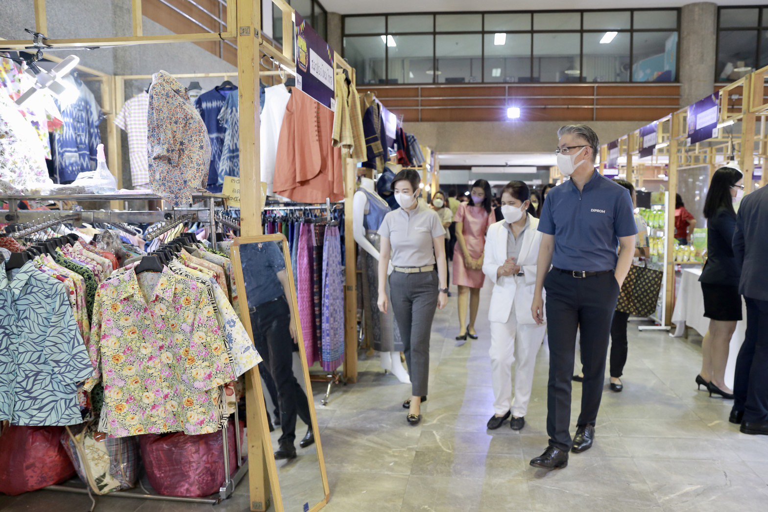 'อธิบดีณัฐพล' เยี่ยมชมบูธผู้ประกอบการเกษตรอุตสาหกรรม ในงาน “DIPROM FAIR” 