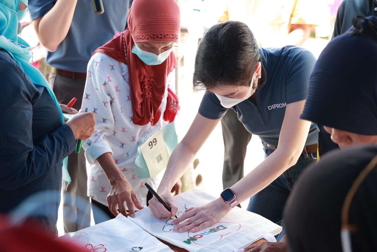 “อธิบดีณัฐพล” นำทีมดีพร้อม ลุยฝึก "อาชีพดีพร้อม" ช่วยชาวบ้านสร้างอาชีพเสริม เพิ่มรายได้ไปแล้วกว่า 265,800 ครัวเรือนทั่วประเทศ