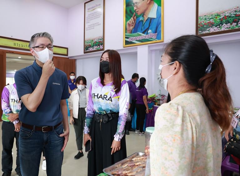 “อธิบดีณัฐพล” สั่งการ "ดีพร้อม" ลุยสร้าง "อาชีพดีพร้อม" ต่อเนื่อง ลงพื้นที่ช่วยชาวบ้านท่ายาง เมืองเพชรบุรี