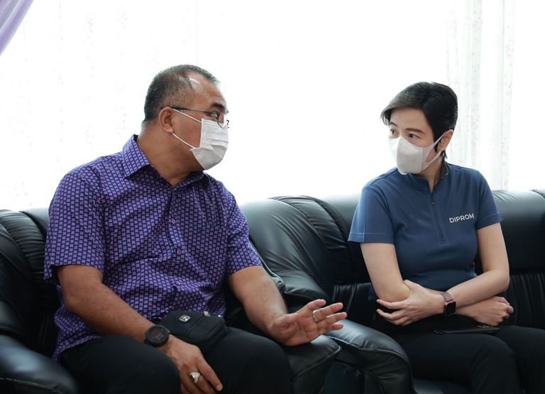 “อธิบดีณัฐพล” สั่งการ "ดีพร้อม" ลุยสร้าง "อาชีพดีพร้อม" ต่อเนื่อง ลงพื้นที่ช่วยชาวบ้านท่ายาง เมืองเพชรบุรี
