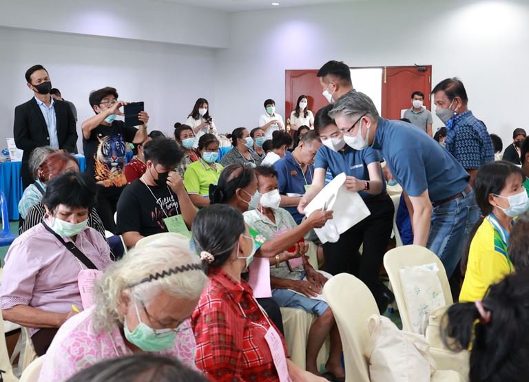 “อธิบดีณัฐพล” จัดเต็มลงพื้นที่ชลบุรี หนุนชาวบ้านบึงสร้าง "อาชีพดีพร้อม"