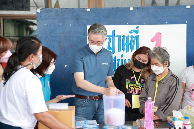 “อธิบดีณัฐพล” นำทีมดีพร้อมเยือนสระบุรี ลุยฝึกทักษะสร้างรายได้ชาวบ้านหน้าพระลาน ผ่าน "อาชีพดีพร้อม"