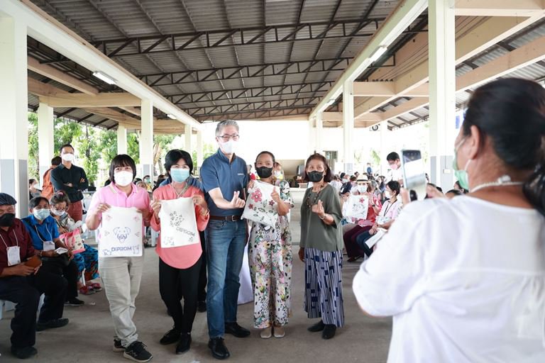 ดีพร้อม ผนึกกำลัง พม. ฝึก "อาชีพดีพร้อม" ยกระดับคุณภาพชีวิตให้กลุ่มเปราะบาง โดยร่วมมือกับกรมกิจการสตรีและสถาบันครอบครัว