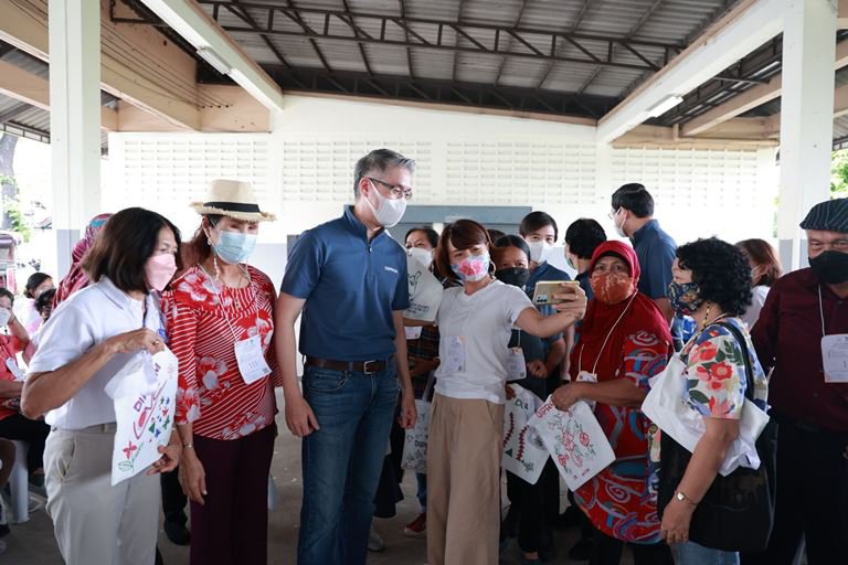 ดีพร้อม ผนึกกำลัง พม. ฝึก "อาชีพดีพร้อม" ยกระดับคุณภาพชีวิตให้กลุ่มเปราะบาง โดยร่วมมือกับกรมกิจการสตรีและสถาบันครอบครัว