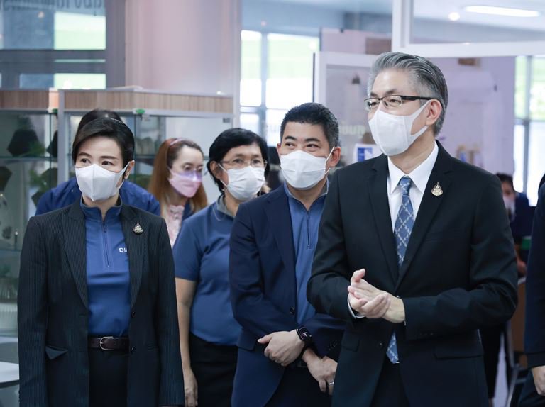 “ขุนพลดีพร้อม” ร่วมยินดีครบรอบ 20 ปี กพร.