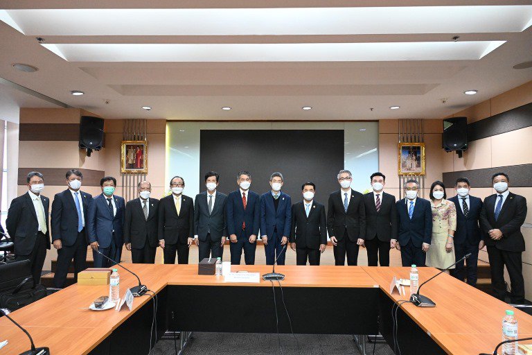 รสอ.ภาสกร ร่วมต้อนรับ คณะ Jetro Bangkok และ JCC เข้าพบ รมว.สุริยะ เพื่อรายงานสรุปผลแนวโน้มทางเศรษฐกิจ ประจำครึ่งปีแรก พ.ศ. 2565