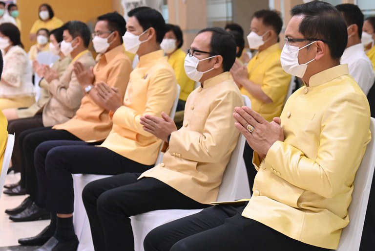 ก.อุตฯ จัดพิธีทำบุญตักบาตรถวายพระราชกุศล เพื่อน้อมรำลึกในพระมหากรุณาธิคุณ เนื่องในวันคล้ายวันสวรรคต พระบาทสมเด็จพระบรมชนกาธิเบศร มหาภูมิพลอดุลยเดชมหาราช บรมนาถบพิตร