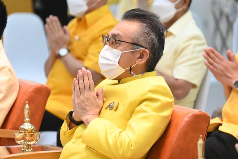 ก.อุตฯ จัดพิธีทำบุญตักบาตรถวายพระราชกุศล เพื่อน้อมรำลึกในพระมหากรุณาธิคุณ เนื่องในวันคล้ายวันสวรรคต พระบาทสมเด็จพระบรมชนกาธิเบศร มหาภูมิพลอดุลยเดชมหาราช บรมนาถบพิตร