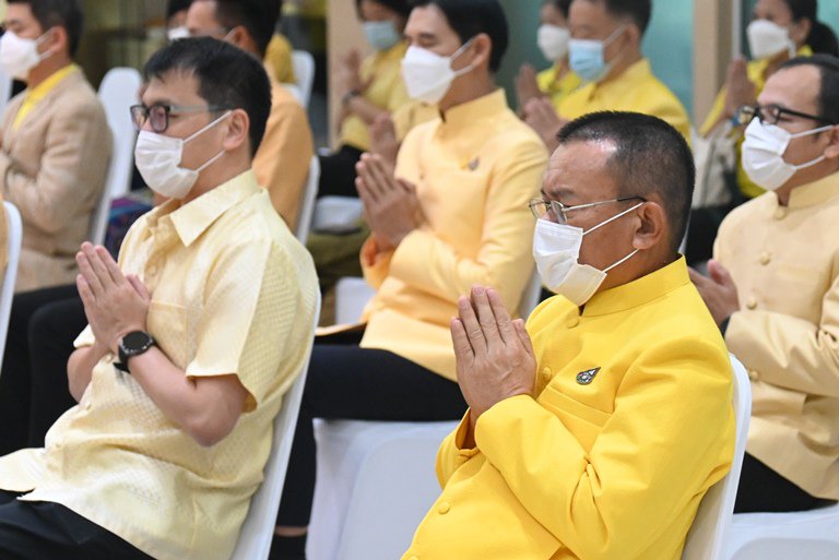 ก.อุตฯ จัดพิธีทำบุญตักบาตรถวายพระราชกุศล เพื่อน้อมรำลึกในพระมหากรุณาธิคุณ เนื่องในวันคล้ายวันสวรรคต พระบาทสมเด็จพระบรมชนกาธิเบศร มหาภูมิพลอดุลยเดชมหาราช บรมนาถบพิตร