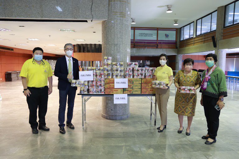 ปลัดฯ ณัฐพล รับมอบสิ่งของอุปโภค บริโภค เพื่อนำไปช่วยเหลือผู้ประสบอุทกภัย