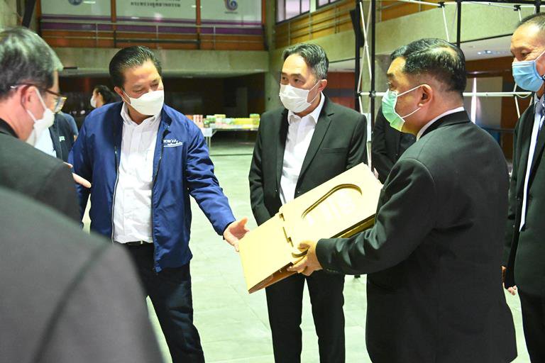 "ปลัดฯ ณัฐพล" รับมอบ "สุขากระดาษ" จาก CPAC เพื่อนำไปช่วยเหลือผู้ประสบอุทกภัย