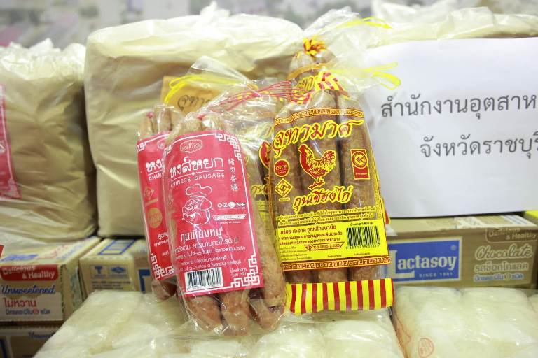 ดีพร้อม รวมใจแพ็คถุงยังชีพ เร่งเยียวยาผู้ประสบอุทกภัยน้ำท่วม 