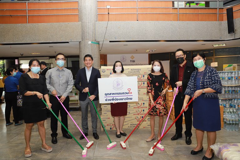 ดีพร้อม" รับมอบสิ่งของอุปโภค-บริโภค จากผู้ประกอบการเครือข่าย FA SME, Bangkok Biz และผู้ประกอบการเครือข่าย DIPROM CENTER 9 เพื่อนำไปช่วยเหลือผู้ประสบอุทกภัย