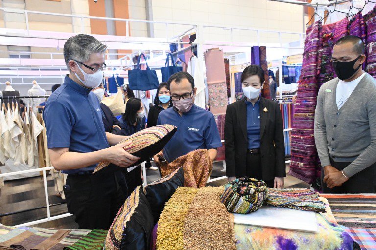 “ปลัดณัฐพล" เปิดงาน DIPROM Creative Products Fair 2022" พร้อมหนุนยอดขายอุตสาหกรรมสร้างสรรค์
