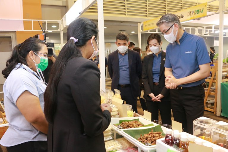 “ปลัดณัฐพล" เปิดงาน DIPROM Creative Products Fair 2022" พร้อมหนุนยอดขายอุตสาหกรรมสร้างสรรค์