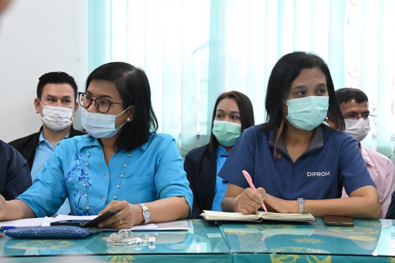 ปลัดฯ ณัฐพล ตรวจเยี่ยมสำนักงานอุตสาหกรรมจังหวัดกระบี่ มอบนโยบายให้โรงงานอยู่ร่วมชุมชนอย่างยั่งยืน 