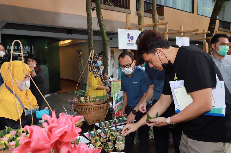 ปลัด ณัฐพลฯ ลงพื้นที่ จ.กระบี่ มอบนโยบายการส่งเสริม Medical Hub พร้อมเยี่ยมชมผู้ประกอบการที่เป็นโมเดลต้นแบบผ่านการยกระดับเพิ่มมูลค่าทางเศรษฐกิจ ช่วยพัฒนาเครือข่ายธุรกิจในท้องถิ่นและชุมชน  