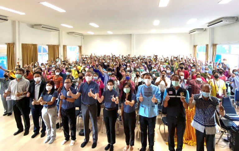 ปลัด ณัฐพลฯ นำทีมดีพร้อม ลงพื้นที่ จ.พิษณุโลก ตรวจเยี่ยมการดำเนินกิจกรรมพัฒนาผลิตภัณฑ์และบรรจุภัณฑ์ (สาขาอาหาร) ภายใต้โครงการพัฒนาอาชีพเสริม เพิ่มรายได้ให้ชุมชนดีพร้อม (อาชีพดีพร้อม) ตั้งเป้าเพิ่มมูลค่าผลิตภัณฑ์และช่วยชาวบ้านมีอาชีพเสริม
