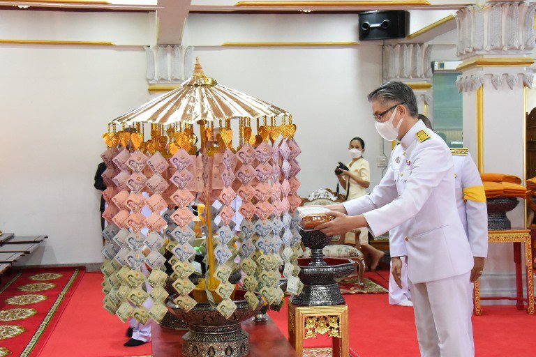 ก.อุตฯ จัดพิธีทอดผ้าป่า เพื่อน้อมเกล้าน้อมกระหม่อมถวายพระราชกุศลแด่พระบาทสมเด็จพระบรมชนกาธิเบศร มหาภูมิพลอดุลยเดชมหาราช บรมนาถบพิตร เนื่องในวันคล้ายวันสวรรคต และสมทบทุนโครงการทุนเล่าเรียนหลวงสำหรับพระสงฆ์ไทย ณ วัดทองนพคุณ