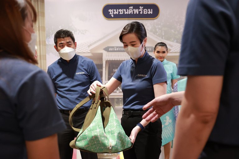 ก.อุตฯ ลุยมหกรรม “อุตสาหกรรมแฟร์” เสริมแกร่งเศรษฐกิจฐานราก หนุนผ่าน “อาชีพดีพร้อม” ช้อปไอเดียปั้นธุรกิจ ลดค่าครองชีพ คาดเงินสะพัดกว่า 500 ล้านบาท
