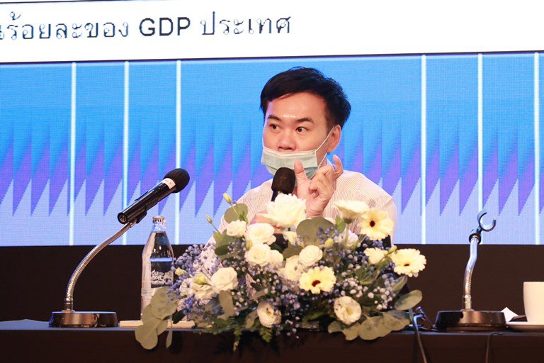 "ดีพร้อม" จัดประชุมวิพากษ์ประเมินผลงานปี 65 พร้อมกำหนดทิศทางการส่งเสริมและพัฒนา SME ในอนาคต