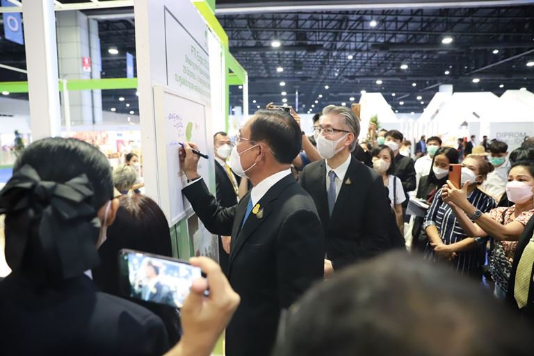 นายกรัฐมนตรี เปิดงานใหญ่แห่งปี อุตสาหกรรมแฟร์ “ซื้อของไทย ใช้ของดี สร้างอาชีพ เสริมธุรกิจที่ดีพร้อม” 