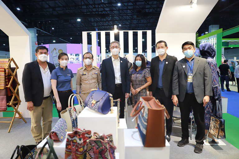ปลัดฯ ณัฐพล สุดปลื้ม...ผู้ประกอบการ 1,200 ราย ขนสินค้าดี มีคุณภาพ มาจำหน่ายราคาถูก ช่วยลดค่าครองชีพประชาชน 