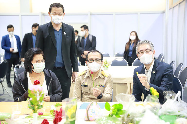 ปลัดฯ ณัฐพล สุดปลื้ม...ผู้ประกอบการ 1,200 ราย ขนสินค้าดี มีคุณภาพ มาจำหน่ายราคาถูก ช่วยลดค่าครองชีพประชาชน 