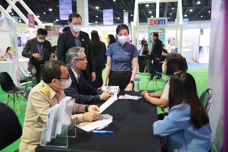 ปลัดฯ ณัฐพล สุดปลื้ม...ผู้ประกอบการ 1,200 ราย ขนสินค้าดี มีคุณภาพ มาจำหน่ายราคาถูก ช่วยลดค่าครองชีพประชาชน 