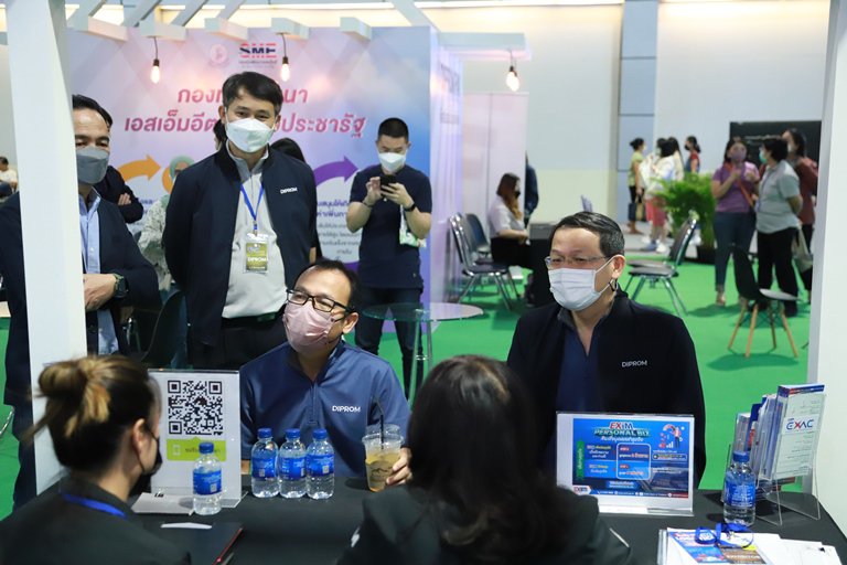 "อธิบดีใบน้อย" เยี่ยมชมสินค้าและนิทรรศการในงานอุตสาหกรรมแฟร์ พร้อมพบปะร้านค้ากว่า 1,200 ร้านค้า