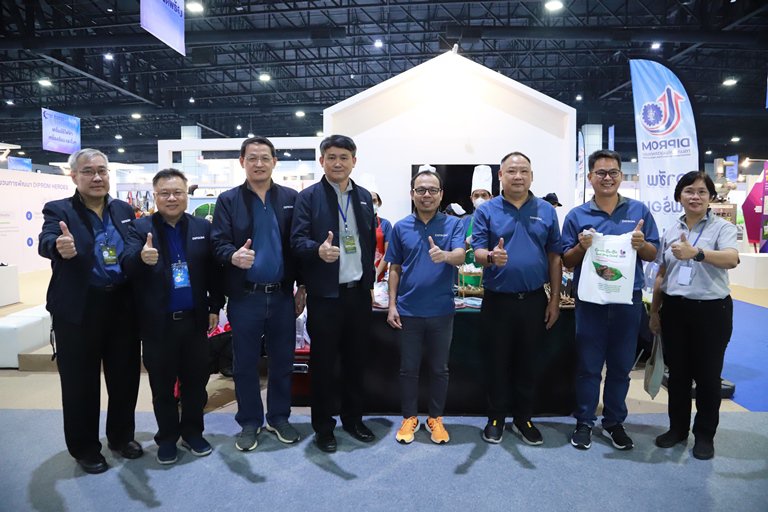 "อธิบดีใบน้อย" เยี่ยมชมสินค้าและนิทรรศการในงานอุตสาหกรรมแฟร์ พร้อมพบปะร้านค้ากว่า 1,200 ร้านค้า