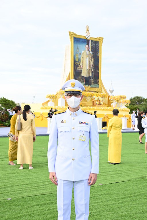 ปลัด ก.อุตฯ ร่วมทำบุญตักบาตรวันพ่อแห่งชาติ ถวายเป็นพระราชกุศล