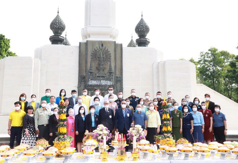 “อธิบดีใบน้อย” ร่วมพิธีบวงสรวงพระบรมราชานุสรณ์ รัชกาลที่ 6 เตรียมจัดงานกาชาดปี 2565